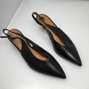 Halogen Pointy Toe Black Leather Kitten Heels (A8)